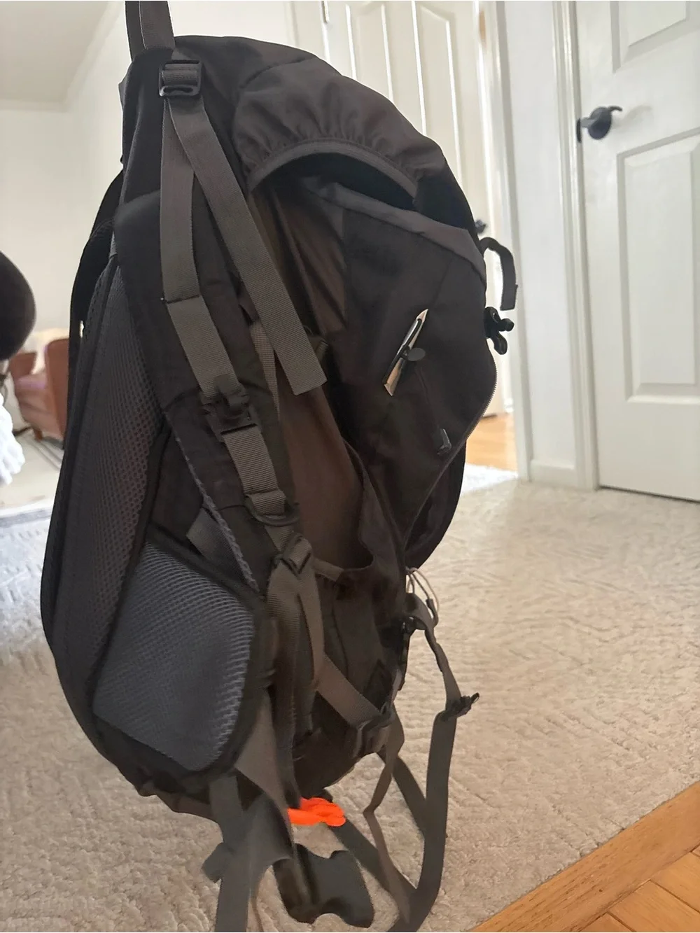 60 Men's Black Trekking Backpack